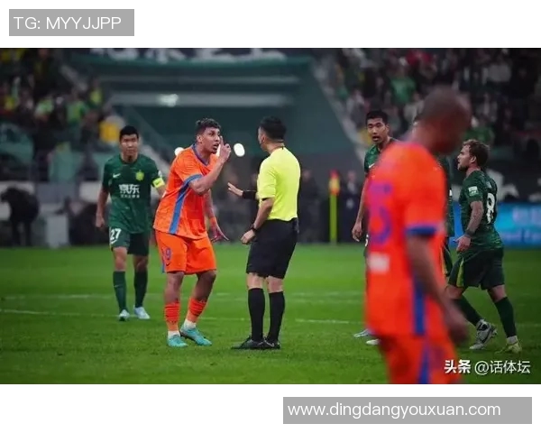 足球迷冲击球星现场事件合集 引发社会关注与足球安全新议题